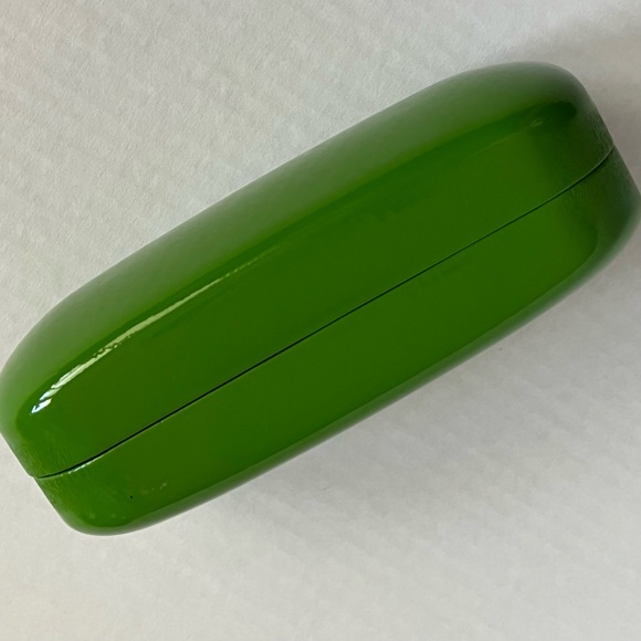 Lime green kate spade wink wink glass case in excellent condition. - Picture 9 of 9